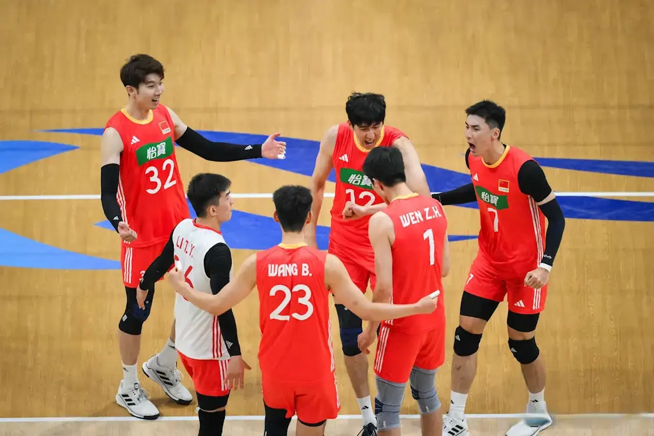 亚男排上演, 排发挥不佳, 强队塞尔维 亚男排上演, 排发挥不佳, 强队塞尔维